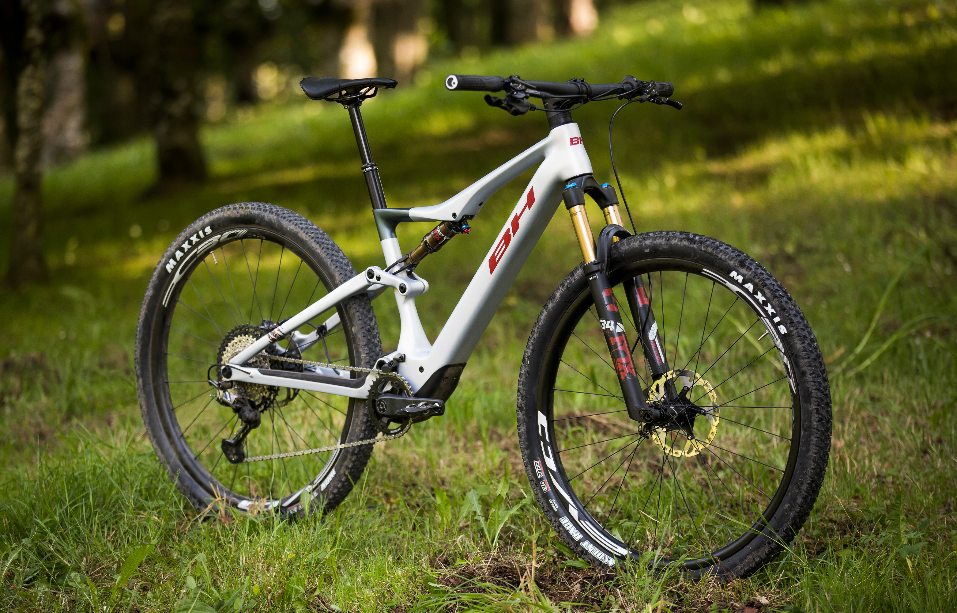 BH iLYNX RACE 7.7 CARBON 2025