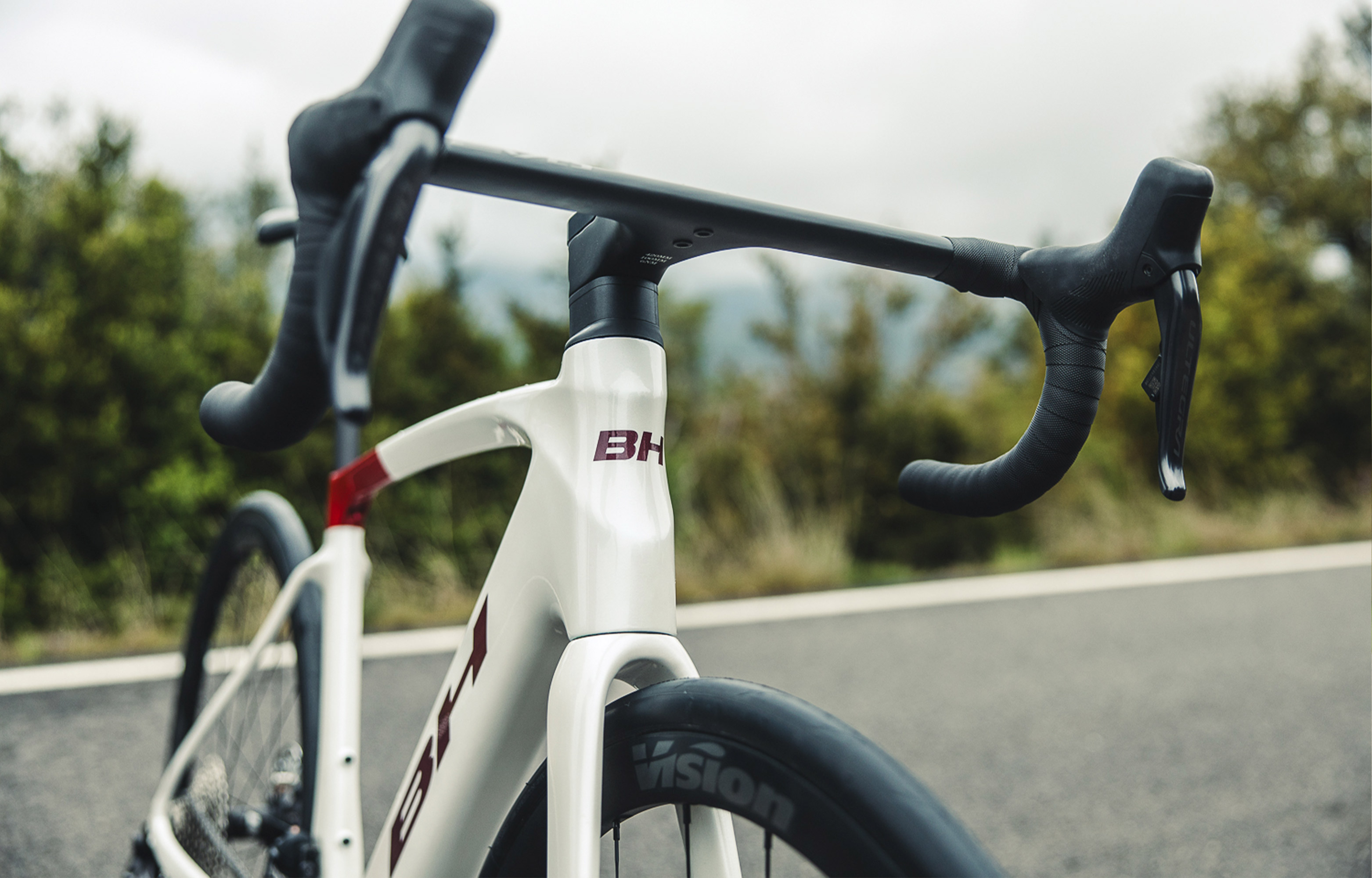 BH iRS1 Carbon 1.6 Di2 2025