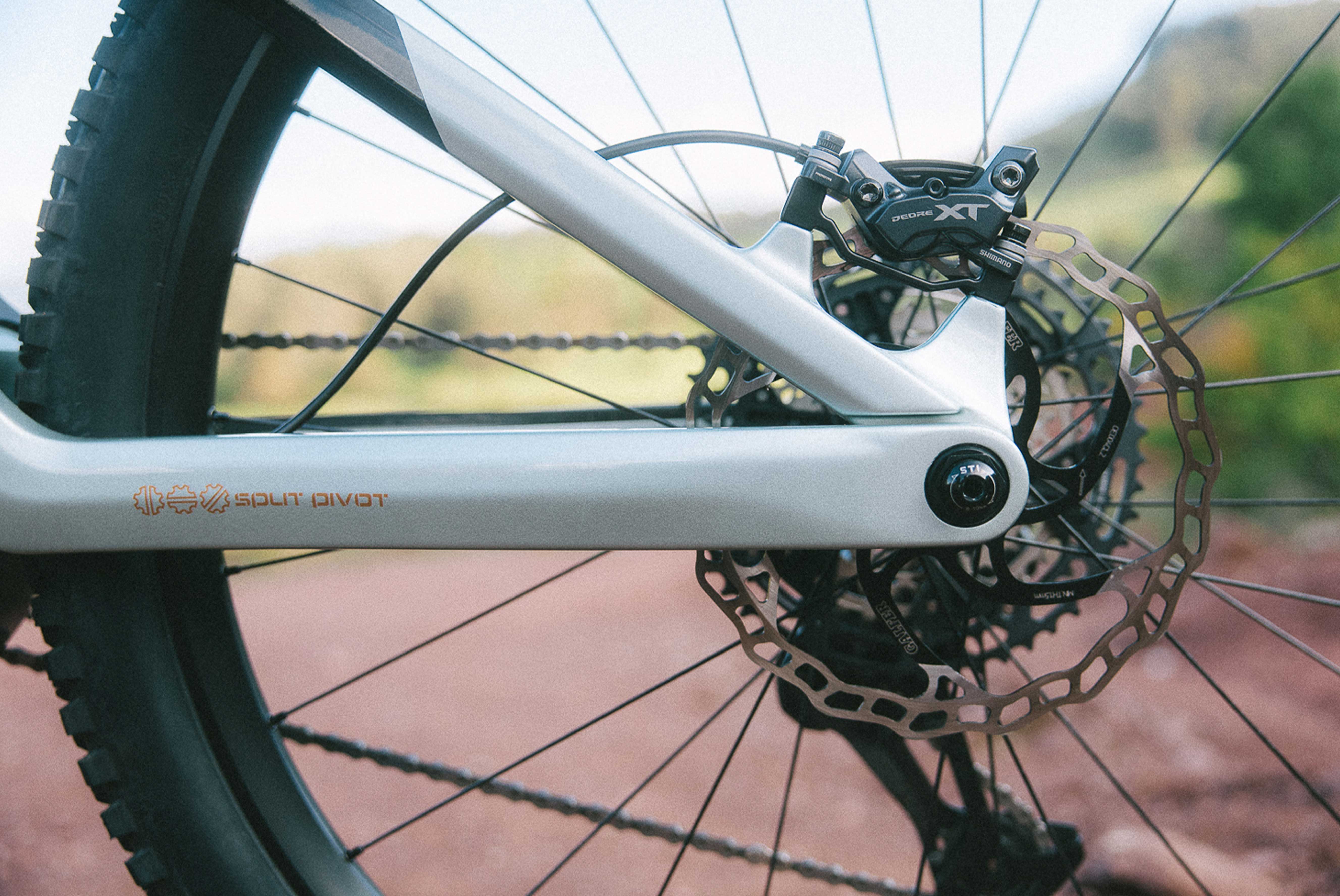 BH iLYNX+ NX ENDURO CARBON 9.6 2026